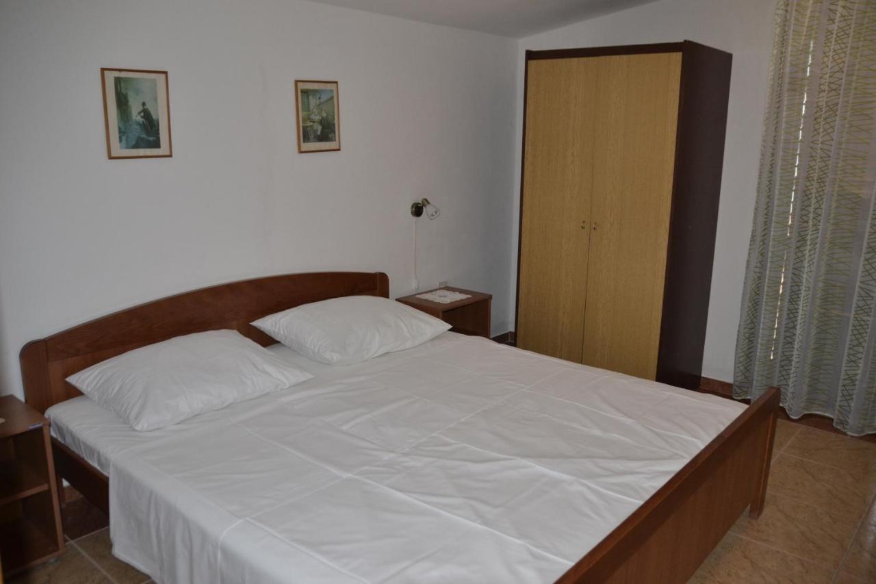 Apartments By The Sea Kustici, Pag - 6335 Zubovići Buitenkant foto