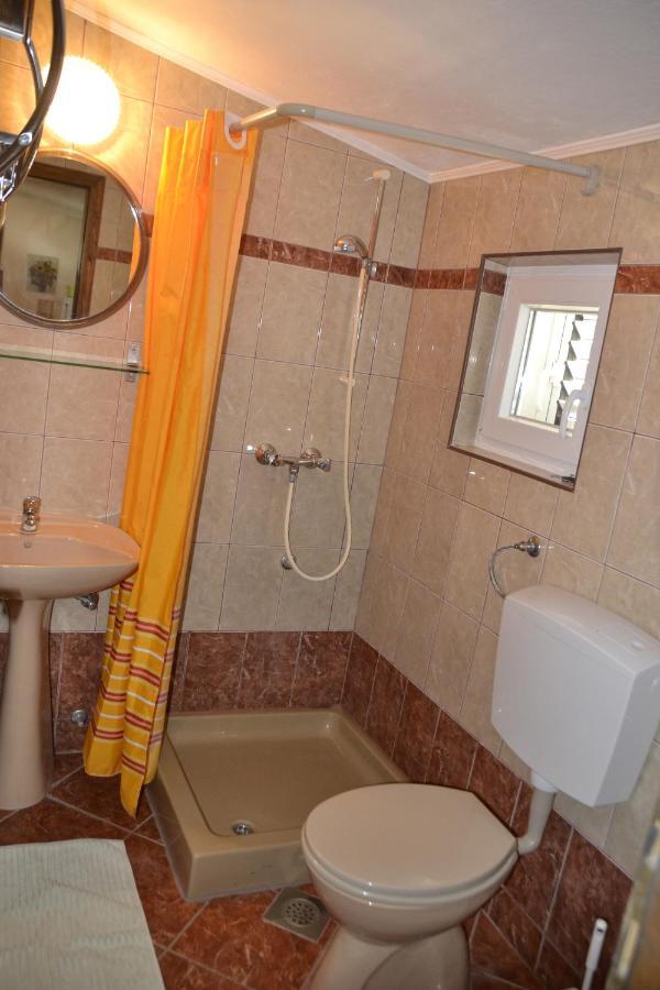 Apartments By The Sea Kustici, Pag - 6335 Zubovići Buitenkant foto