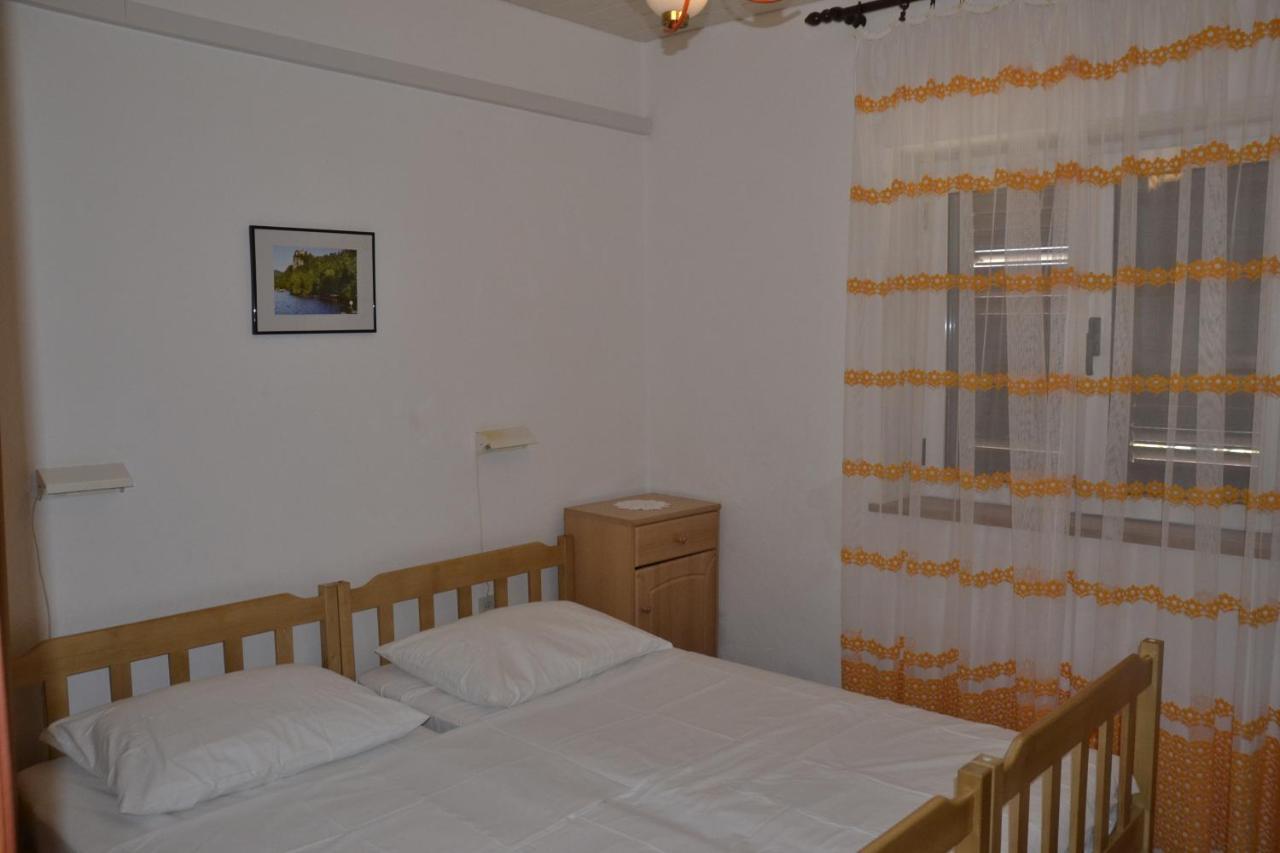 Apartments By The Sea Kustici, Pag - 6335 Zubovići Buitenkant foto