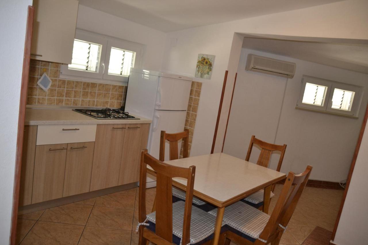 Apartments By The Sea Kustici, Pag - 6335 Zubovići Buitenkant foto