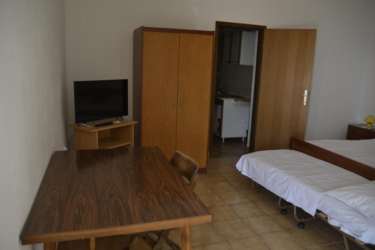Apartments By The Sea Kustici, Pag - 6335 Zubovići Buitenkant foto